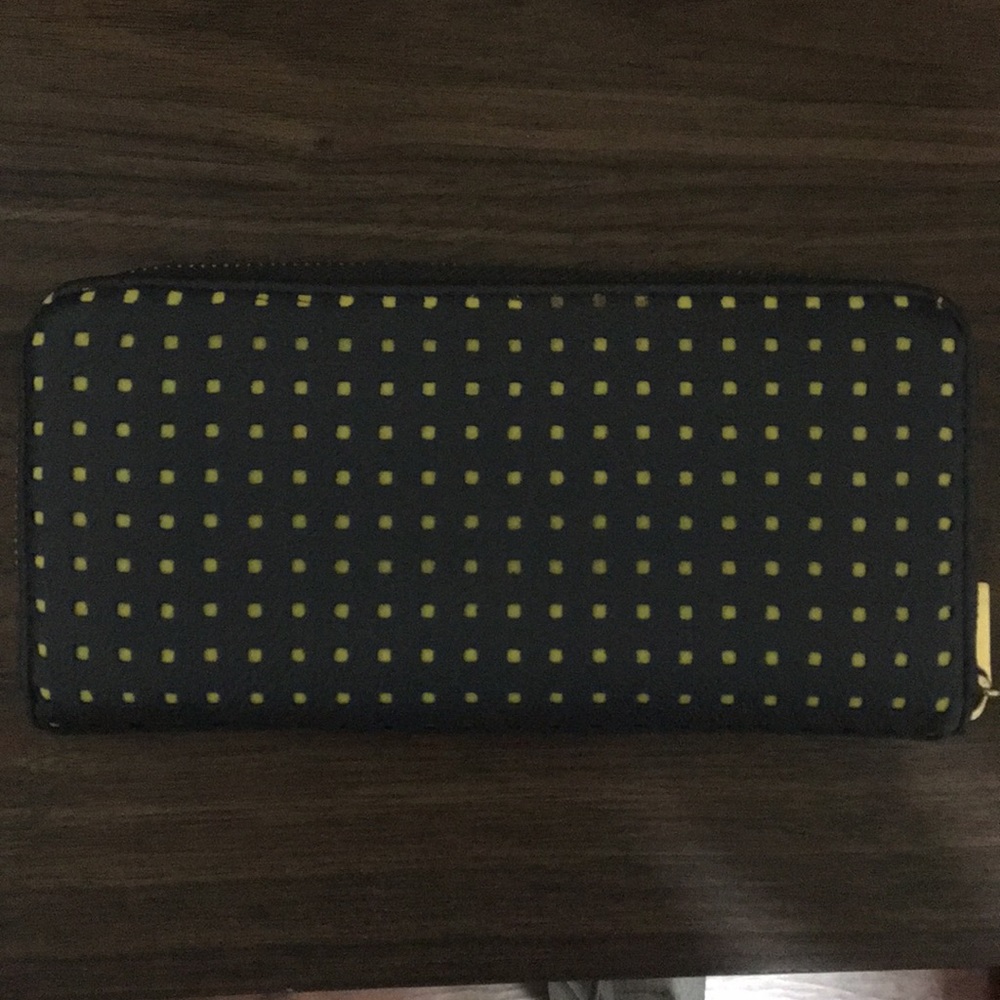 Grey wallet with yellow squares